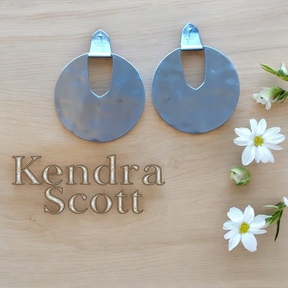 Kendra Scott Diane Hammered Silver Earrings 2.5" EUC - Picture 3 of 7